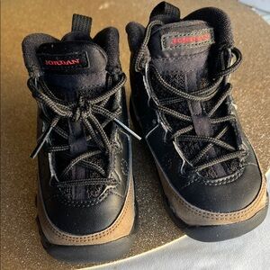 Jordan Kids Black and Brown Sneakers Sz 5C